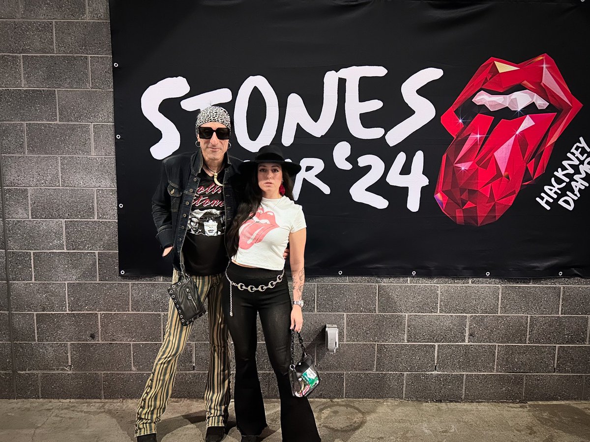 TeamBraye's tweet photo. Just your friendly reminder that The @RollingStones remain the Greatest of All Time ❤️‍🔥 Whadda show, those Hackneys. 

XO @JackyBamBam933 https://t.co/M7KXBS1nvF