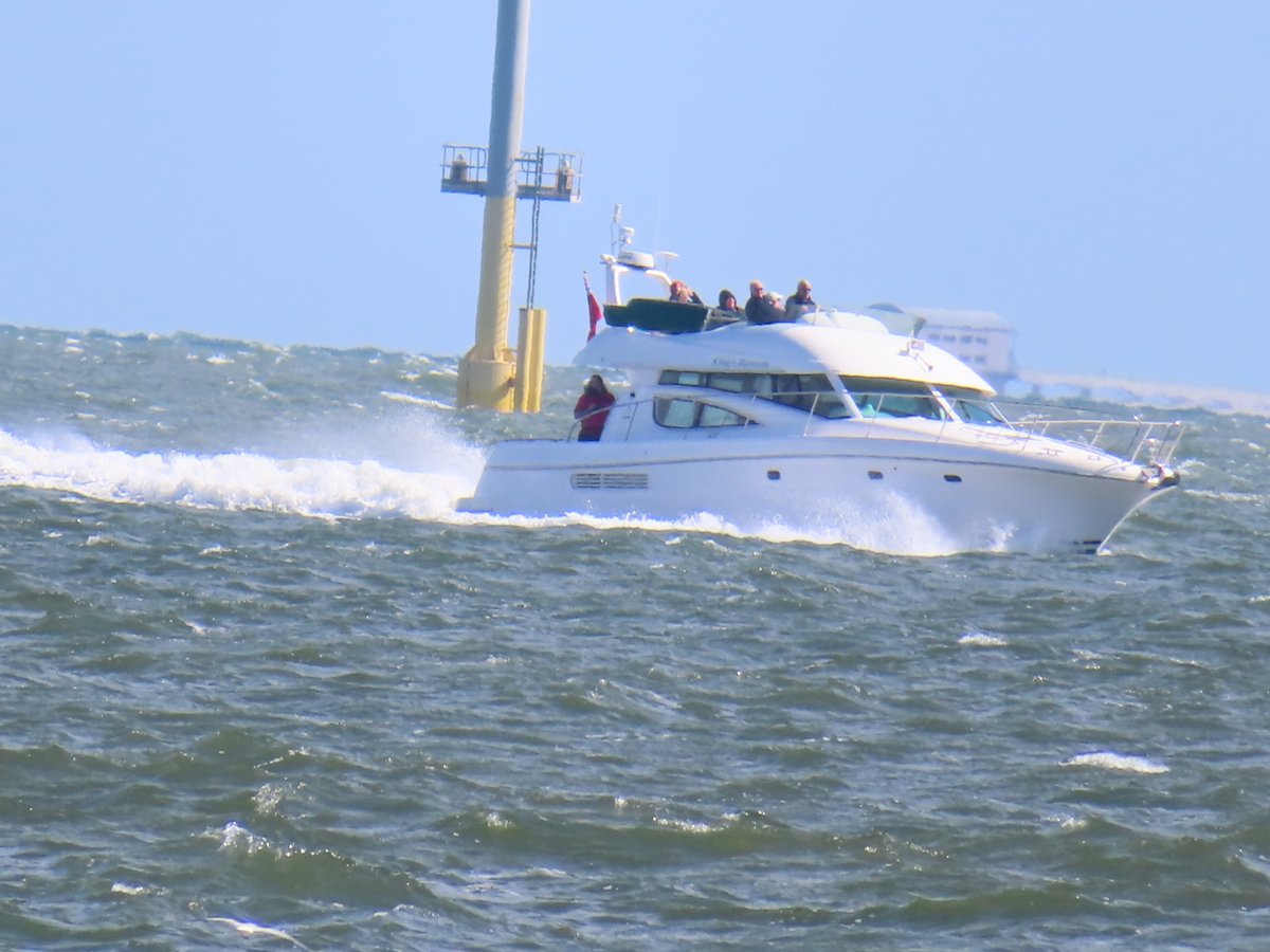 A cabin cruiser coming into Portsmouth on the 27/5/2024.