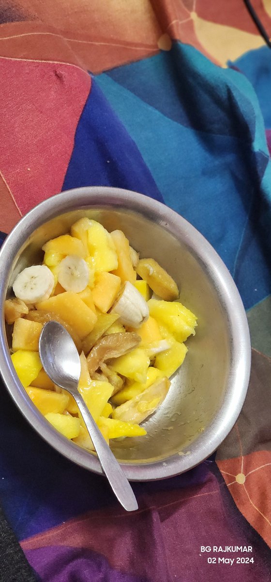 BGR_AIADMK's tweet photo. Night dinnner.
#fruits
#EnergyStorage #mango #bannana https://t.co/y13a1TEgw5