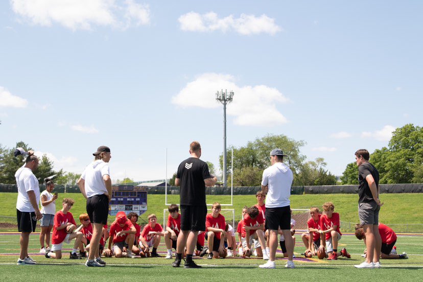 Extremely thankful for the opportunity to help coach the next generation of QB’s in the great state of Nebraska! Blessed to be apart of such an amazing group! 🙏