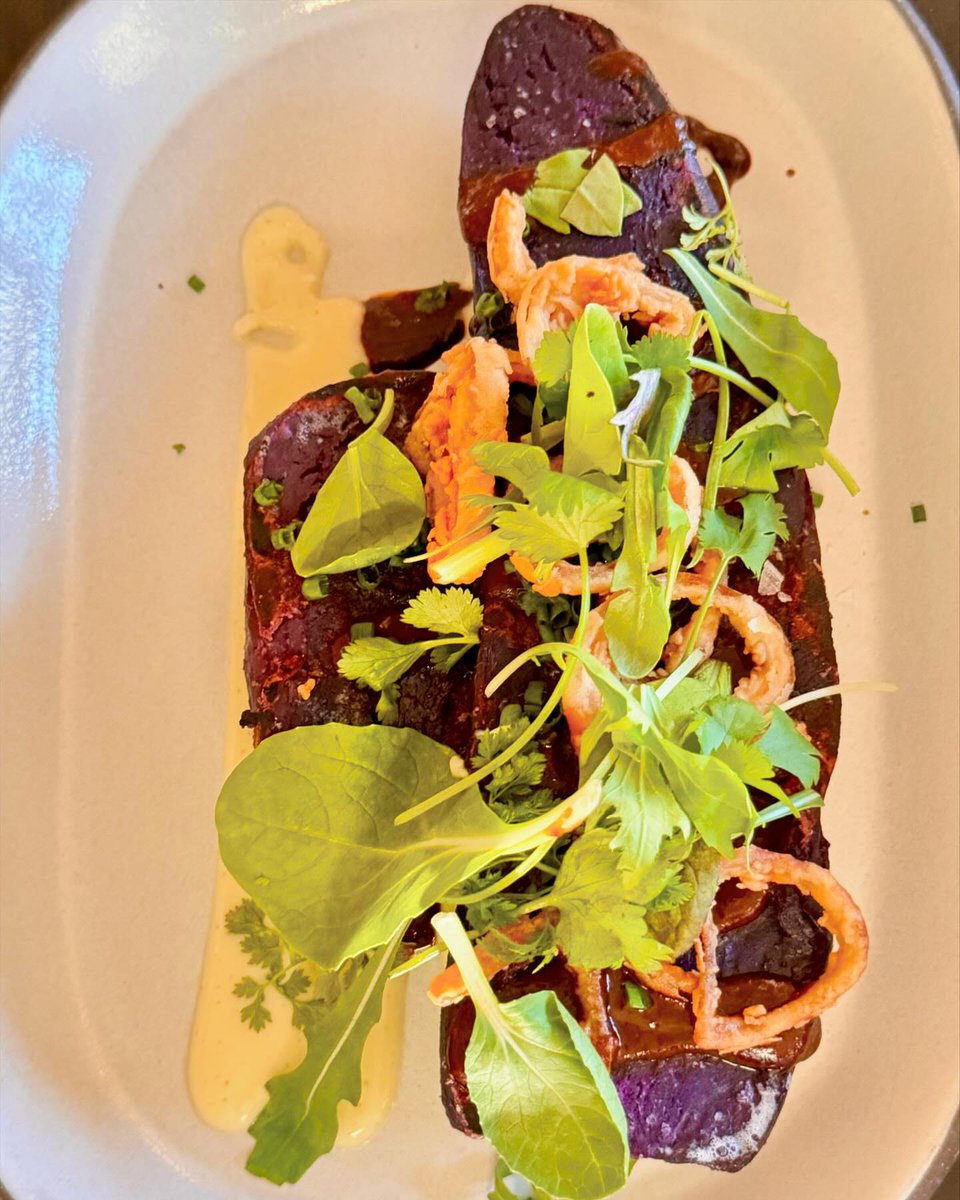 VisitSYV's tweet image. We hear you shouldn't skip the fried cauliflower at The Inn at Mattei's Tavern, Auberge Resorts Collection, a historic inn and eatery that's been getting rave reviews since its restoration and reopening last year. bit.ly/3rDEzLJ

📸: conejo_nate1911