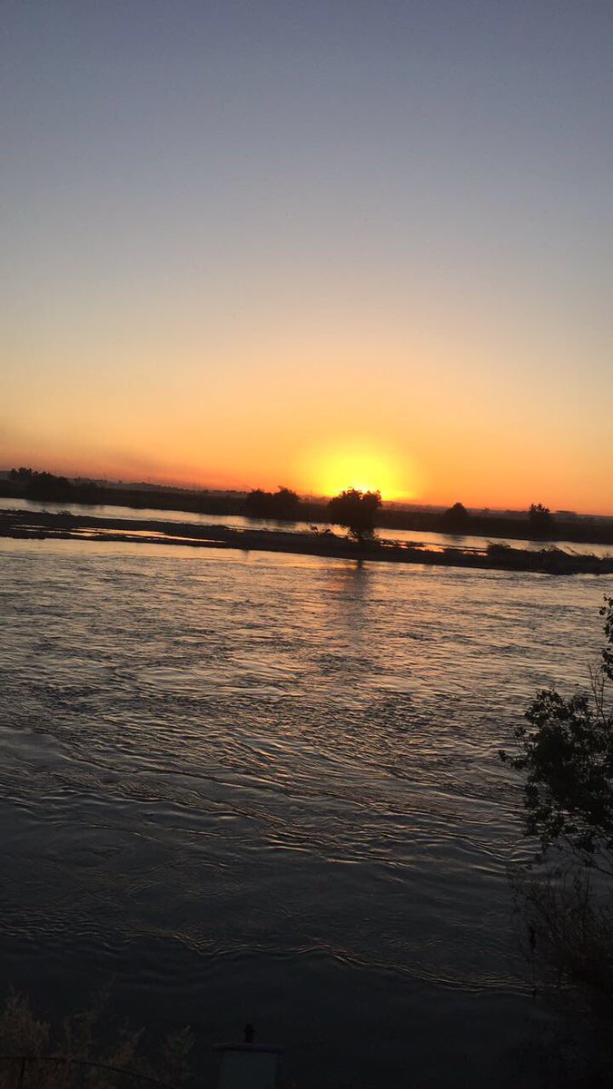 حنا عطينا دون دجلة دمـ.ـانا 
.
📍الموصل - نهر دجلة