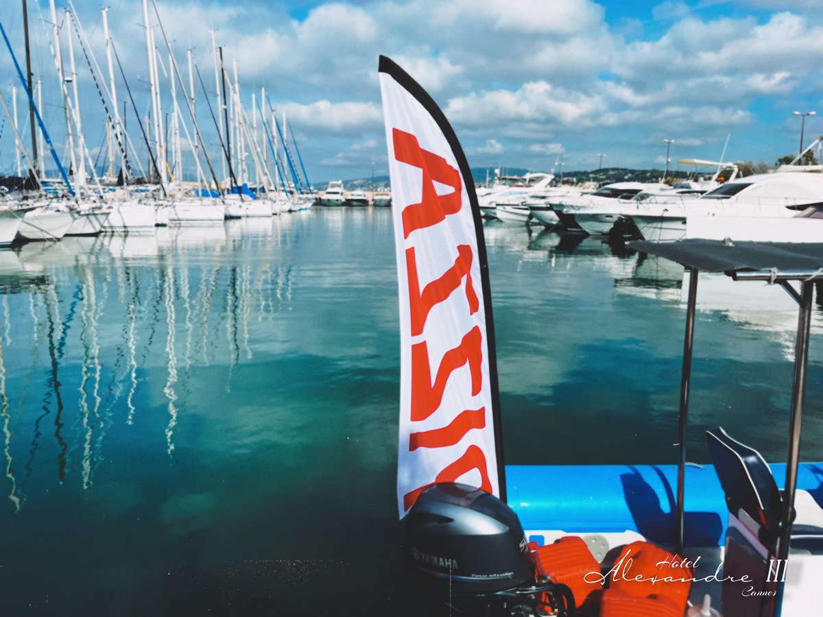 Hungry. #hungry #pizza #portcanto #yachtingfestivalcannes #cannes #cannes2024 #cotedazurfrance #cannesnow #bienvenueacannes #cannessoleil #rendezvousacannes #ilovepizza #pizzapizzapizza #pizzalovers