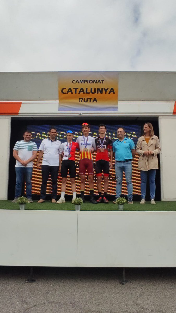 🚴‍♀️El banyerenc Jordi Hernández Manso es proclama campió infantil de carretera de Catalunya

👏Des d'aquestes línies, l'Ajuntament de Banyeres del Penedès vol felicitar el Jordi per la seva feina i progressió en el món del ciclisme. Enhorabona, campió!

banyeresdelpenedes.cat/2024/05/27/el-…