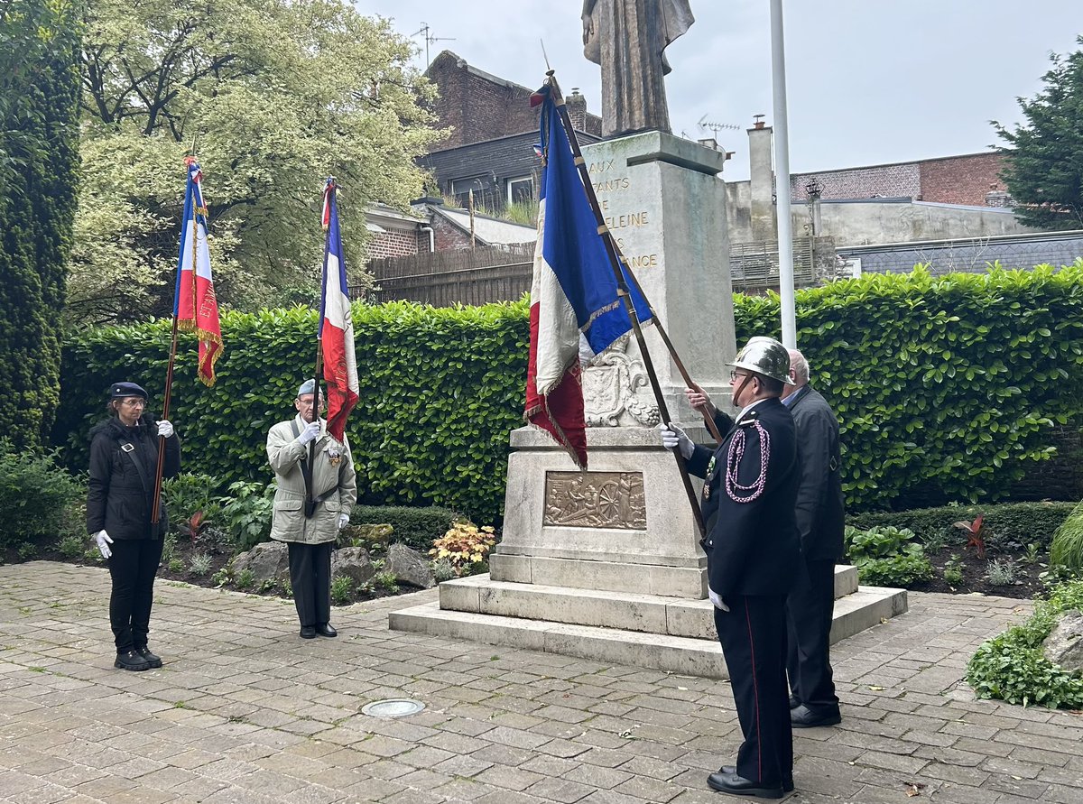 En cette journée nationale de la #Résistance, nous honorons, à la #Madeleine, la mémoire de ceux qui ont combattu pour notre liberté, en présence du Maire Sébastien Leprêtre. 🇫🇷 #Pournejamaisoublier