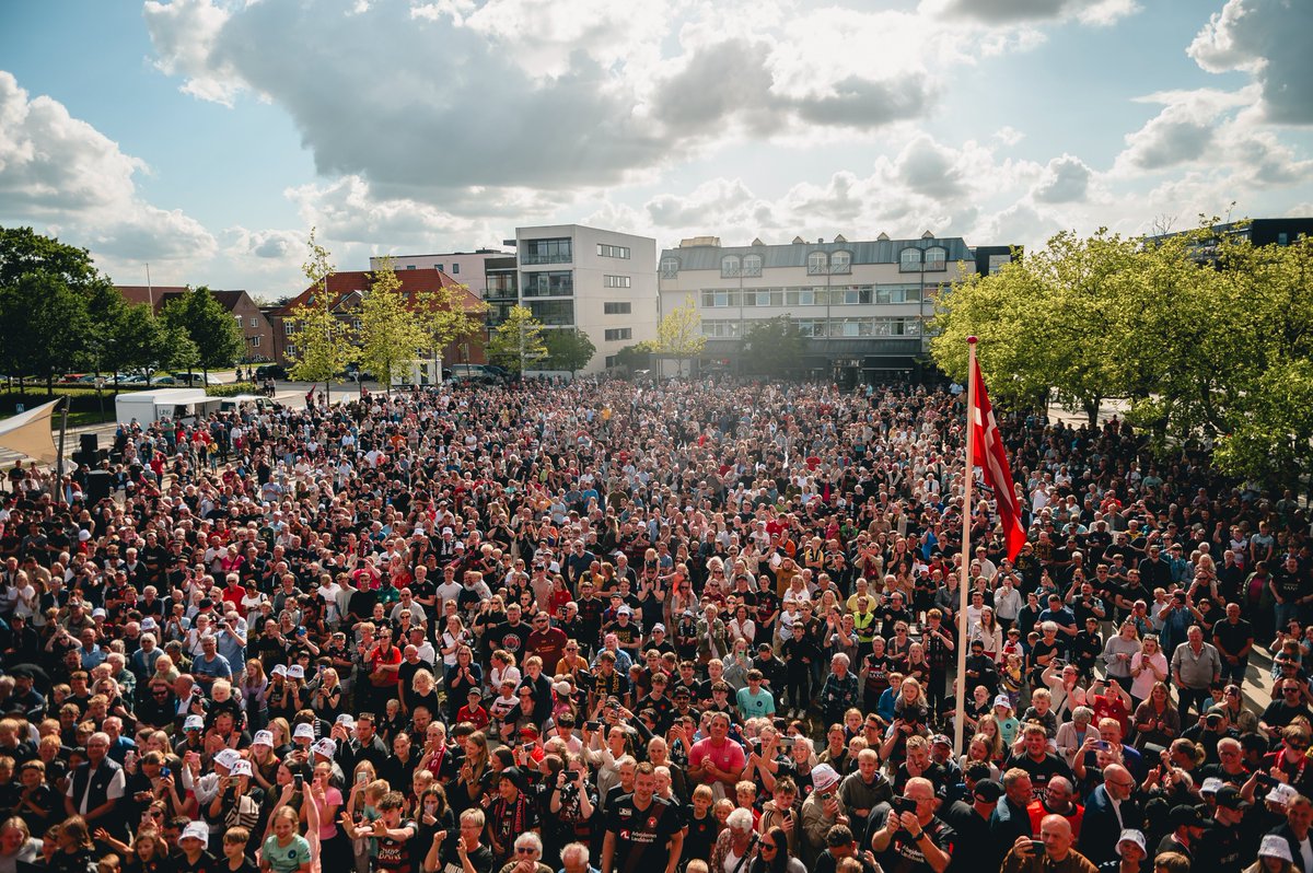 Torvet i Ikast 🖤❤️