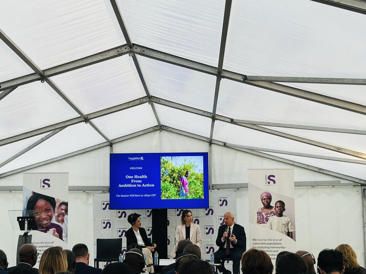 Table ronde à <a href="/FranceONUGeneve/">France ONU Genève 🇫🇷🇺🇳</a> inaugurée par <a href="/emerygreg/">Grégory Emery</a> et Ibrahima Sy, Min. santé du Sénégal, revenant sur les bénéfices d’#uneseulesanté, dont l’application est clé pour la prévention des maladies infectieuses, mais aussi l’antibiorésistance et les maladies non transmissibles