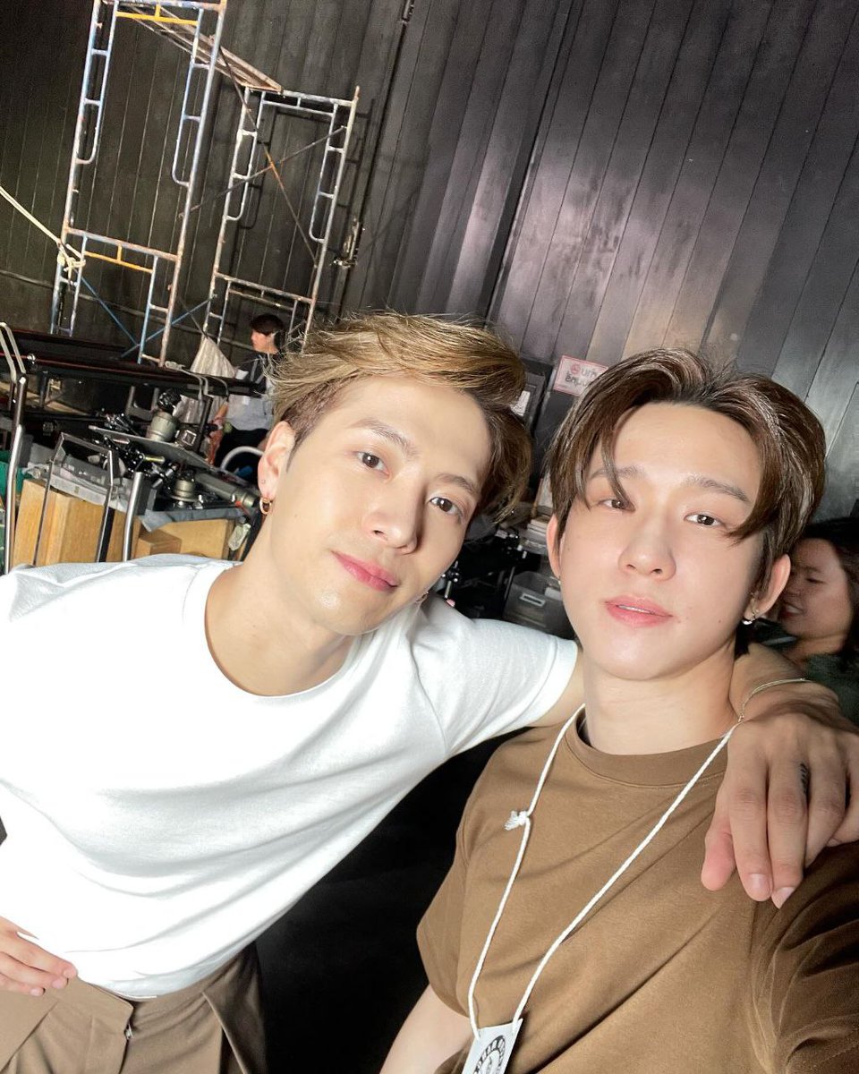 [Инстаграм] 240525 @  thunyatornn

#잭슨 #王嘉尔 #JacksonWang <a href="/JacksonWang852/">Jackson Wang</a> <a href="/teamwangofcl/">TEAM WANG records</a>