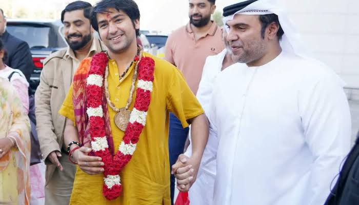 Sheikhs are doing Bageshwar Dham Sarkar Katha in UAE.

Will Indian Converts call them Kaafir?