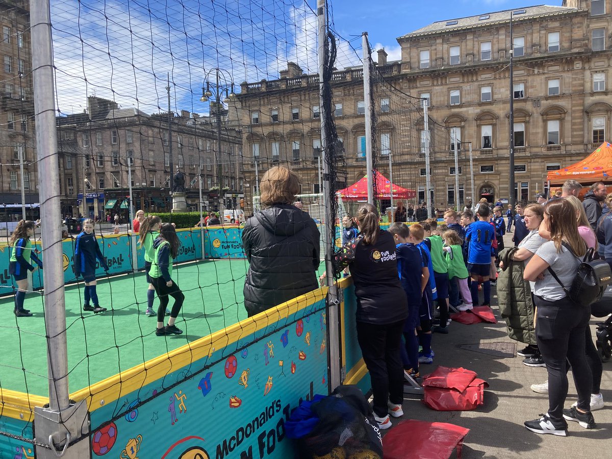 What a brilliant day today in George Square with @FunFootballUK as part of our @ScottishFA #WeekOfFootball Thanks to everyone who came along but also a big thanks to everyone who volunteered their time to make it happen! #GetOutsideGetInvolved