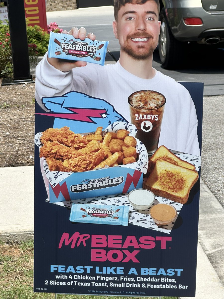 This is a wild name for a meal because who wanna say “can I get a Mr Beast Box” 😭😭