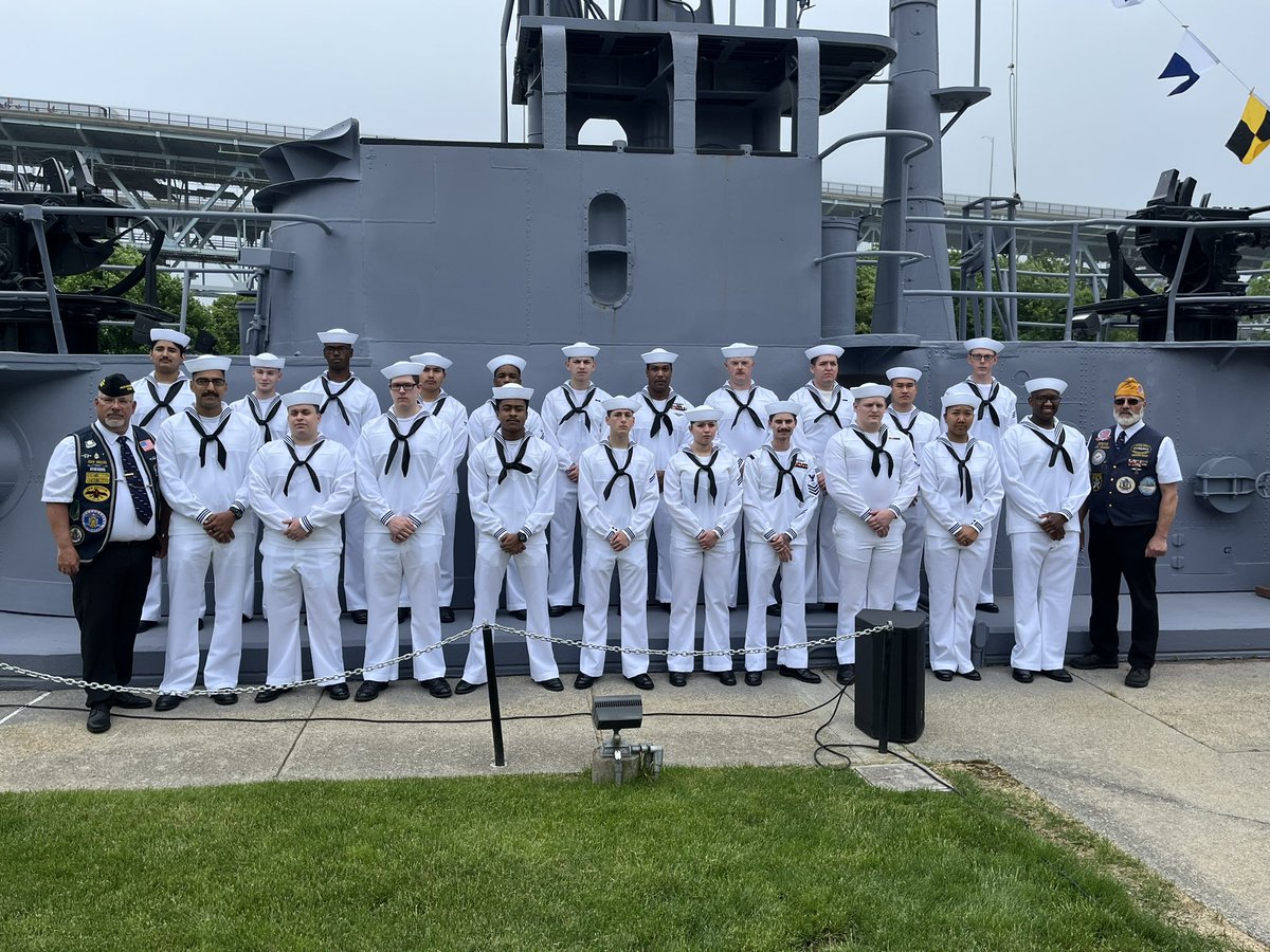 MikeFranceCT2's tweet photo. Beautiful #MemorialDay and USS Scorpion (SSN-589) Memorial Observance ceremony hosted by USSVI Groton Base at the US Submarine Veterans of WWII National Memorial East. 

#CT02 #SilentService #SubVets #Submarine https://t.co/FgE4KkMwBZ