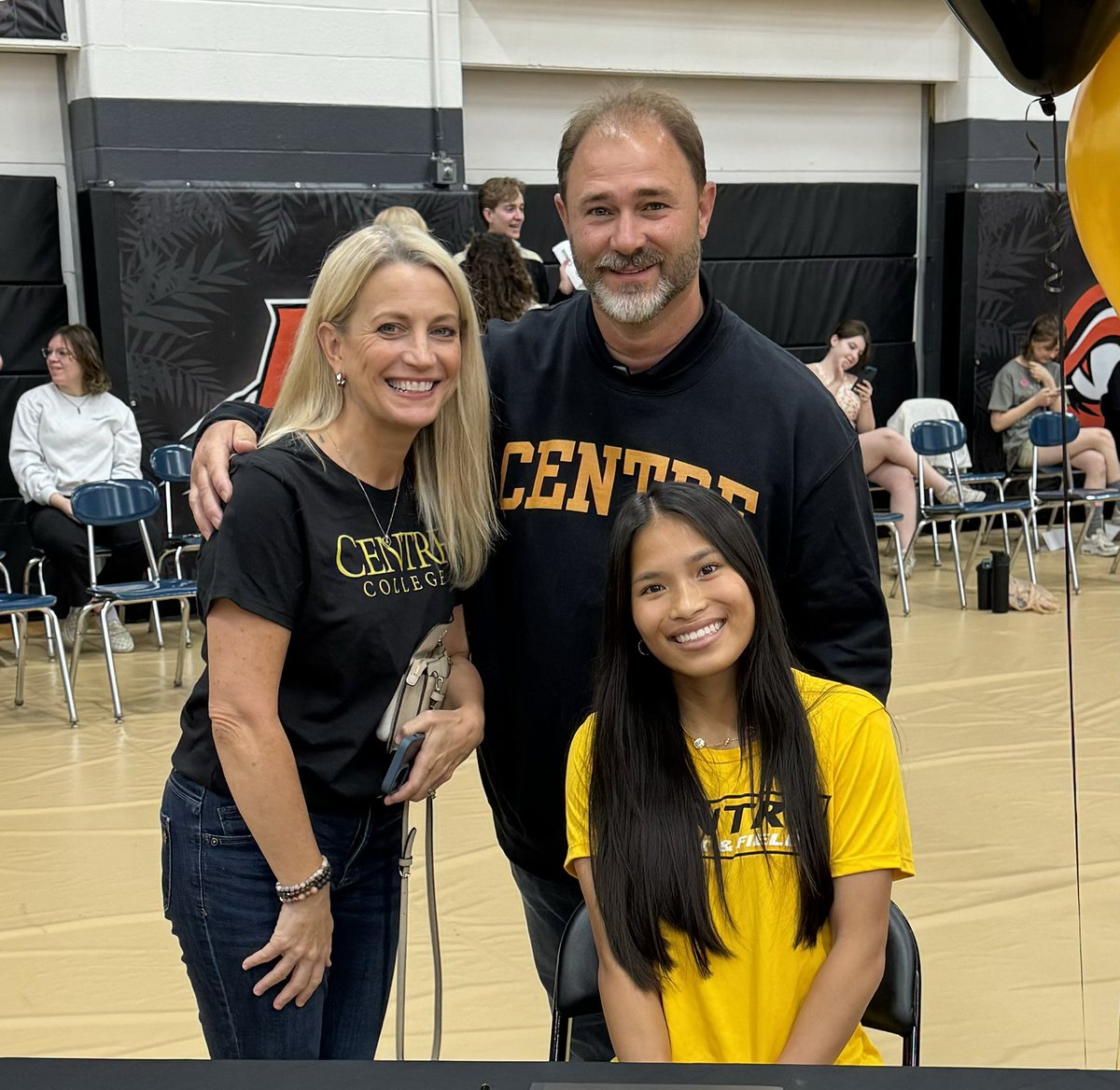 SHE’S A COLONEL!!! HUGE SHOUTOUT of CONGRATS to @AndersonRaptors Student-Athlete LYLA BORDWINE & her FAMILY on her commitment to take her ACADEMIC & ATHLETIC talents to @CentreC to run Track & Field!!! @CentreAthletics @mlaughman @MikeDyer @ENQSports #AHSisFAMILY #AHSisPROUD