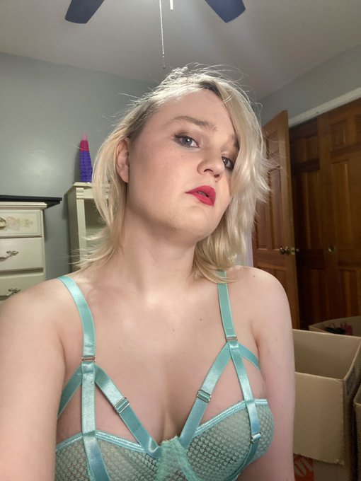 Do you think my look could kill?? 😋😜 https://t.co/2VgTqLxGHS