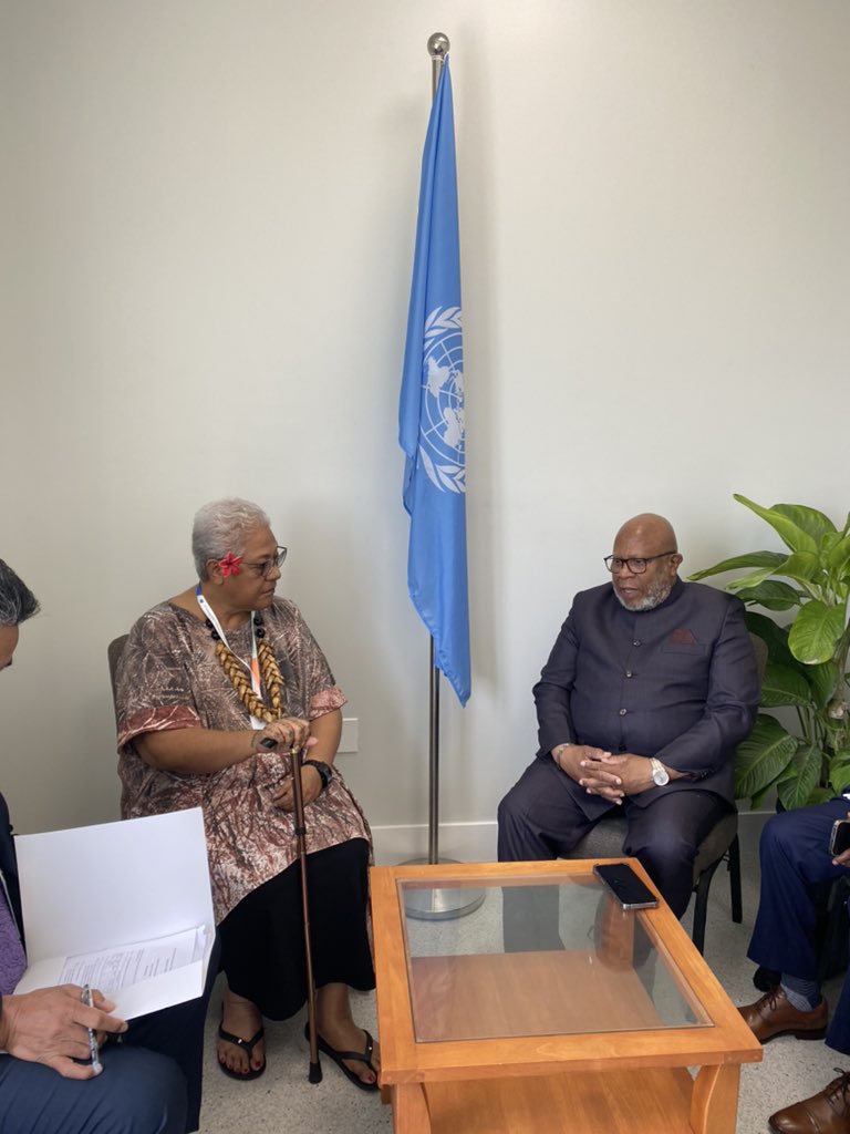 Had a productive discussion with the Prime Minister of Samoa, H.E. Fiamē Naomi Mataʻafa, at #SIDS4. We focused on strengthening resilience in SIDS, including through the implemenation of the MVI in order to increase access to concessional financing, and advancing sustainable