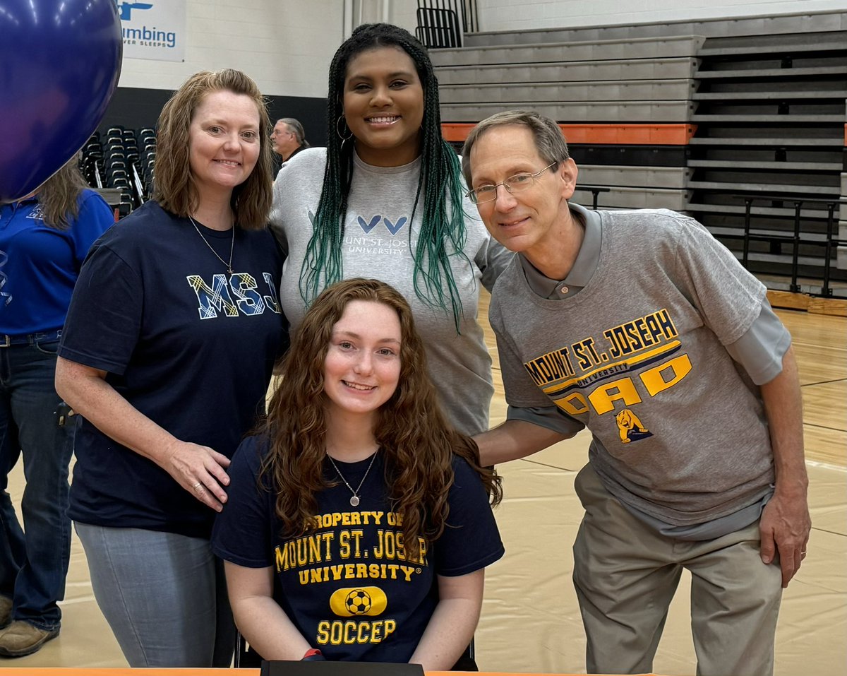 She’s a LION!!! HUGE SHOUTOUT of CONGRATS to @AndersonRaptors Student-Athlete ROEY POWERS & FAMILY on her commitment to take her ACADEMIC & ATHLETIC talents to @MSJ_Athletics to participate in Soccer!! @MSJWomensSoccer @mlaughman @MikeDyer @ENQSports #AHSisFAMILY #AHSisPROUD