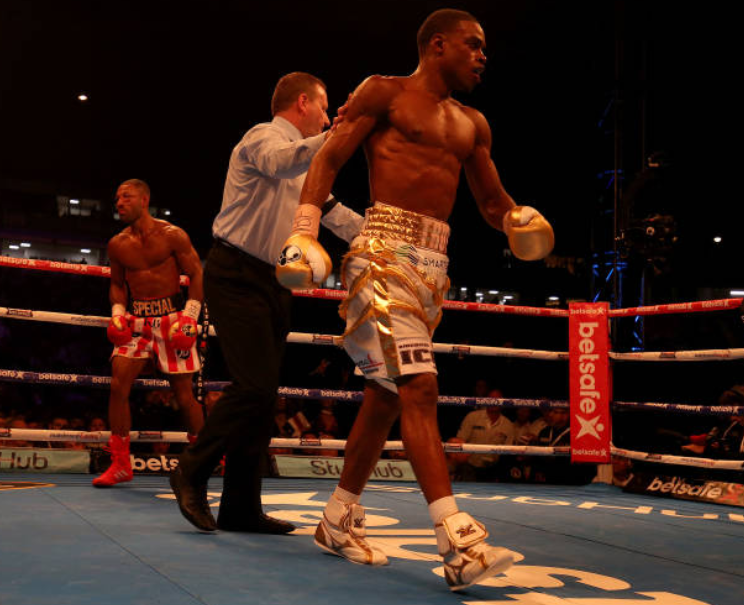 #UnDíaComoHoy hace 7️⃣ años, Errol Spence 🇺🇸 se coronaba Campeón Mundial 👑 IBF del peso wélter venciendo por KO11 💣💥 al local Kell Brook en Sheffield 🇬🇧