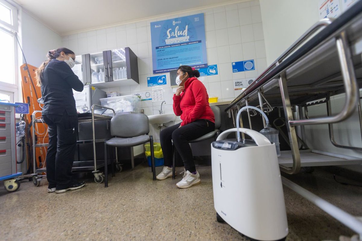cn_castro's tweet photo. ¡Avanzando hacia un invierno en comunidad!💚 Lanzamos la Unidad de Primera Atención Respiratoria, #UPAR🫁en los 4 CESFAM🏥 de la comuna, pilar fundamental de nuestro Plan de Invierno 2024❄️, garantizando acceso a una atención de calidad por síntomas o patologías respiratorias 💪 https://t.co/WEJ8t8j6k3