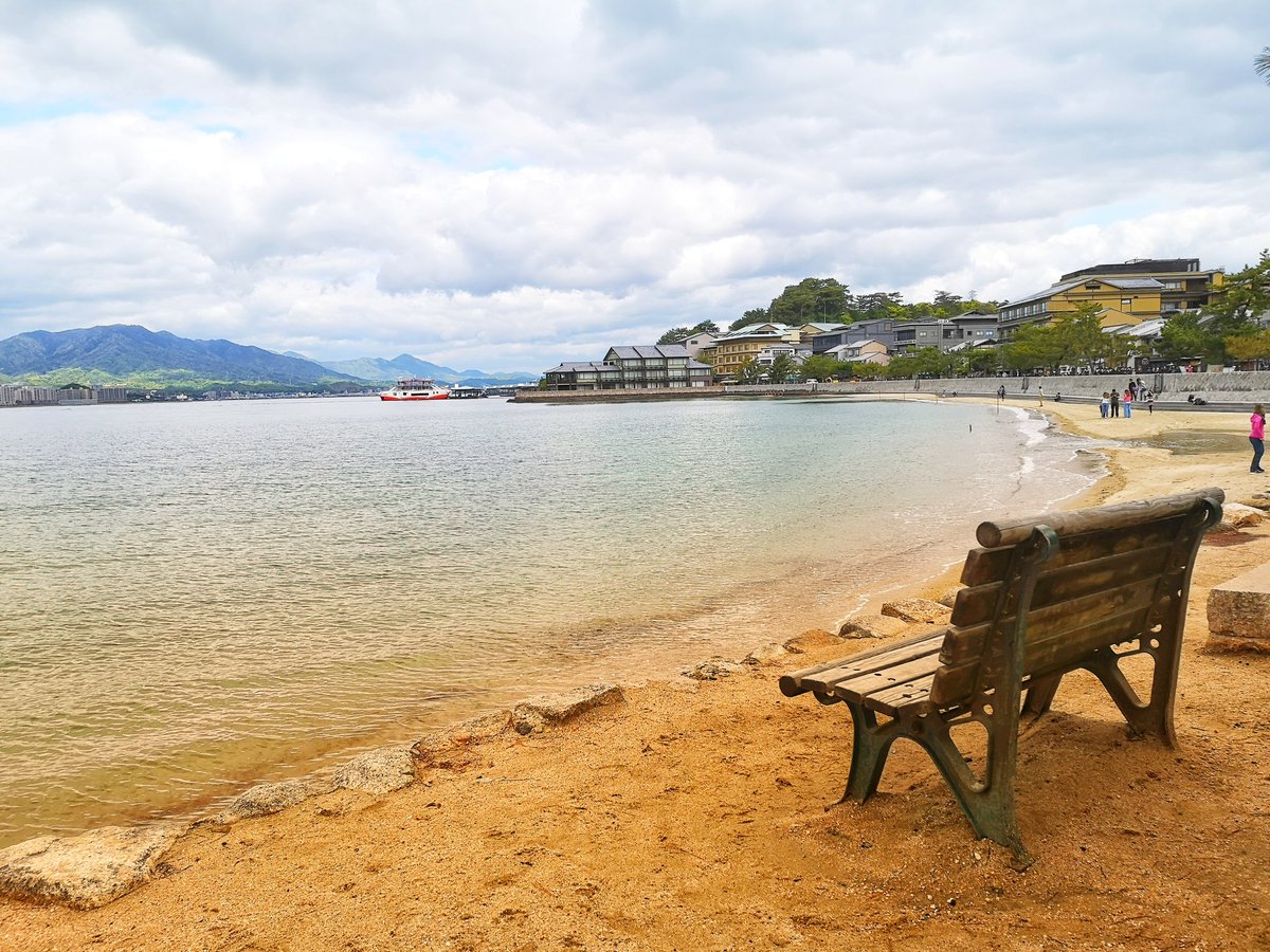 Beach Bench in Japan 🇯🇵 #BenchLove