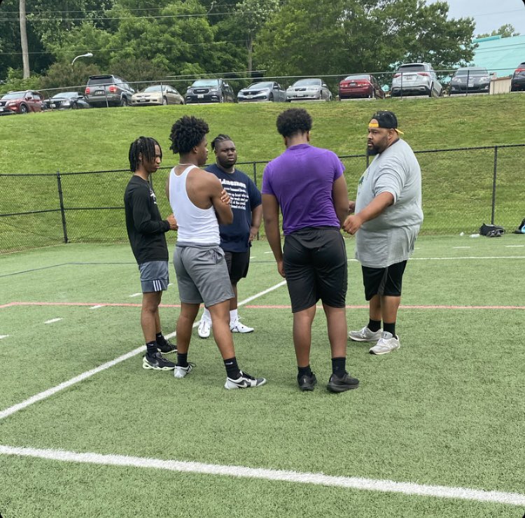 Got to work with a great group of guys this week. Theses fellas gonna be a problem next season!  💪🏾🔥 <a href="/BigZephWade54/">Zephaniah Wade</a> <a href="/AnthonyWisemann/">Anthony Wiseman⭐️</a> <a href="/Tank_2027/">Tank…Tyler Wade</a> <a href="/therealej77/">EJ Jones</a>