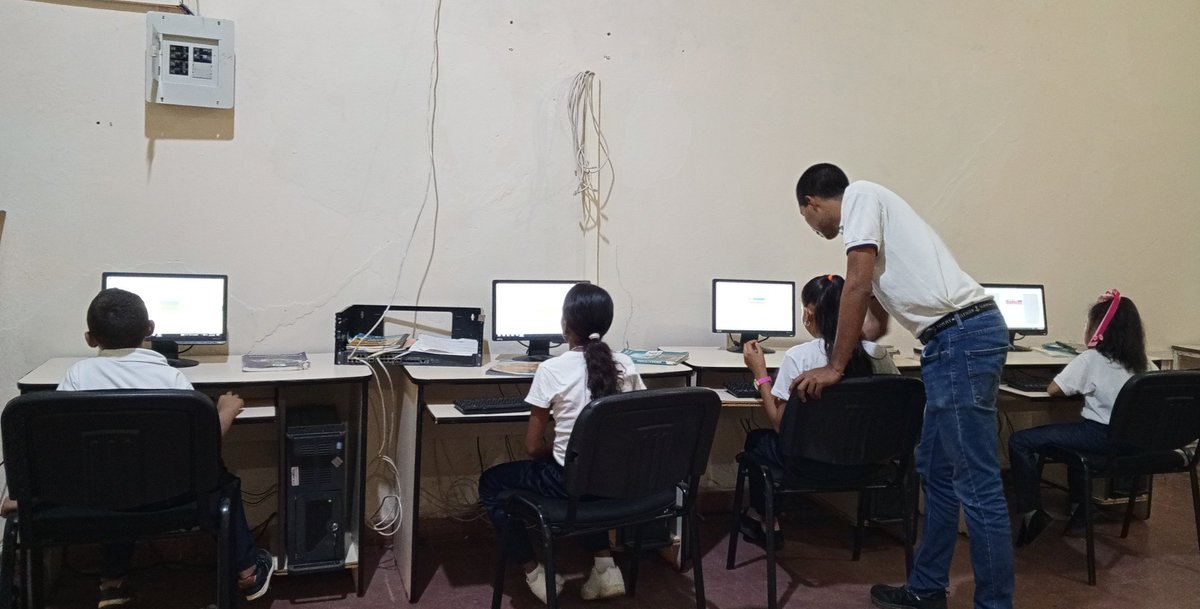 FUNDABIT_Rondon's tweet photo. #27May Estudiantes de 3er grado plasmaron su creatividad en el mundo digital con LibreOffice Draw 🎨🖌️

#LasCallesSonDelPueblo
#GuáricoProduce
#SomosFundabit
@NicolasMaduro
@MPPEDUCACION
@Mincyt_VE
@_LaAvanzadora
@EliasEducacion
@CanaimaGNULinux
@CNTI_VE @CDCEGuarico https://t.co/gIW0olPpzL