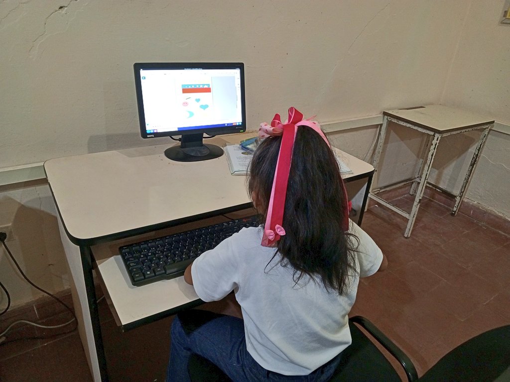 FUNDABIT_Rondon's tweet photo. #27May Estudiantes de 3er grado plasmaron su creatividad en el mundo digital con LibreOffice Draw 🎨🖌️

#LasCallesSonDelPueblo
#GuáricoProduce
#SomosFundabit
@NicolasMaduro
@MPPEDUCACION
@Mincyt_VE
@_LaAvanzadora
@EliasEducacion
@CanaimaGNULinux
@CNTI_VE @CDCEGuarico https://t.co/gIW0olPpzL