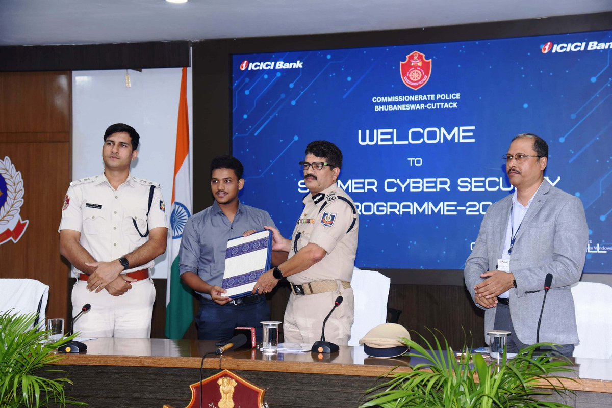 The @cpbbsrctc recognizes the critical importance of cyber security in today's digital age. To bolster our capabilities, under the leadership of CP Sri Sanjeeb Panda, IPS the 1st Summer Cyber Security Internship Programme 2024 was launched where Sri Prateek Singh, IPS @dcpbbsr