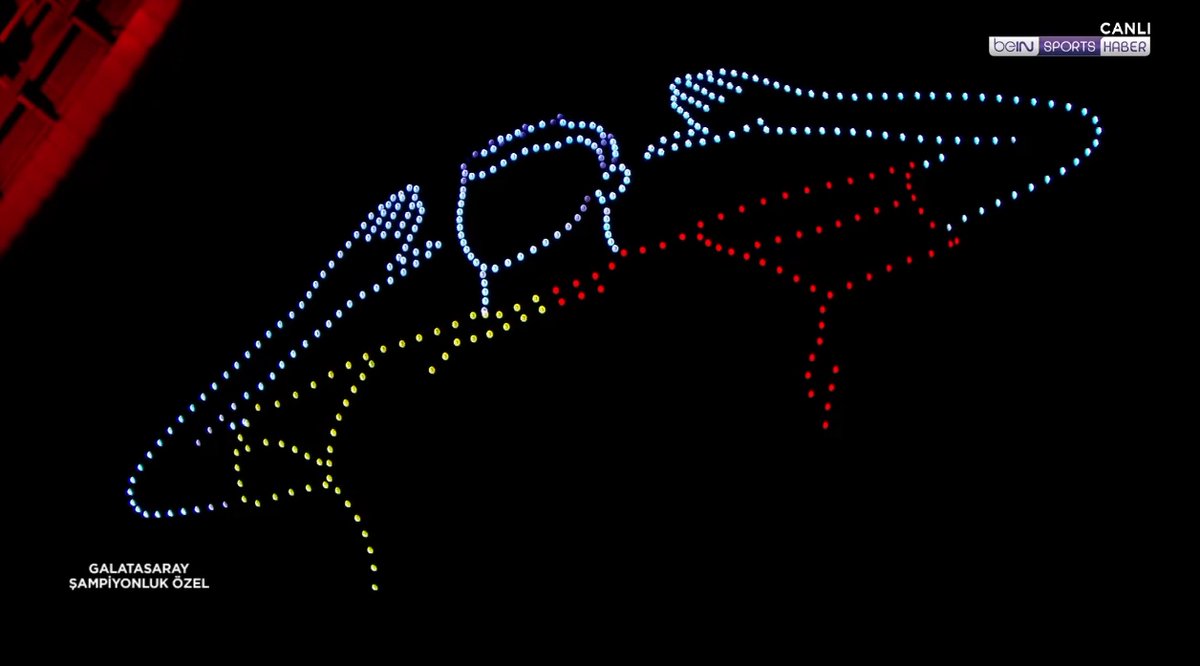 Ali Sami Yen Rams Park'ın semalarında dronelarla Mauro Icardi portresi çizildi.