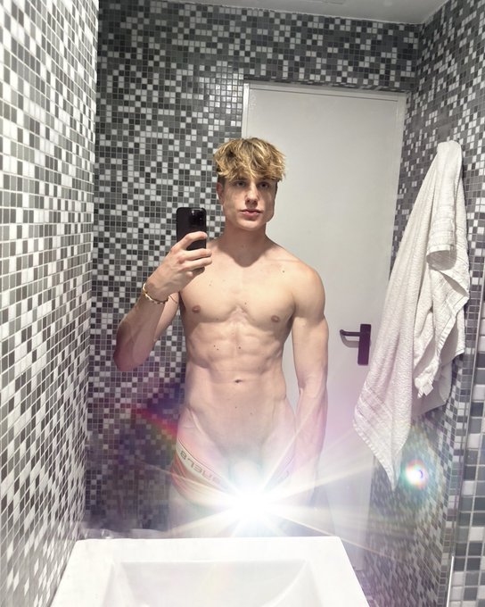 Thanks for 50k! ❤️🥳  Comment 'Hi X' for the 18+ version via DM! 🍆   #fitness #muscle #boys https://t<a href="/tag/fitness"class="tags"><span>#fitness</span></a><a href="/tag/muscle"class="tags"><span>#muscle</span></a><a href="/tag/boys"class="tags"><span>#boys</span></a>