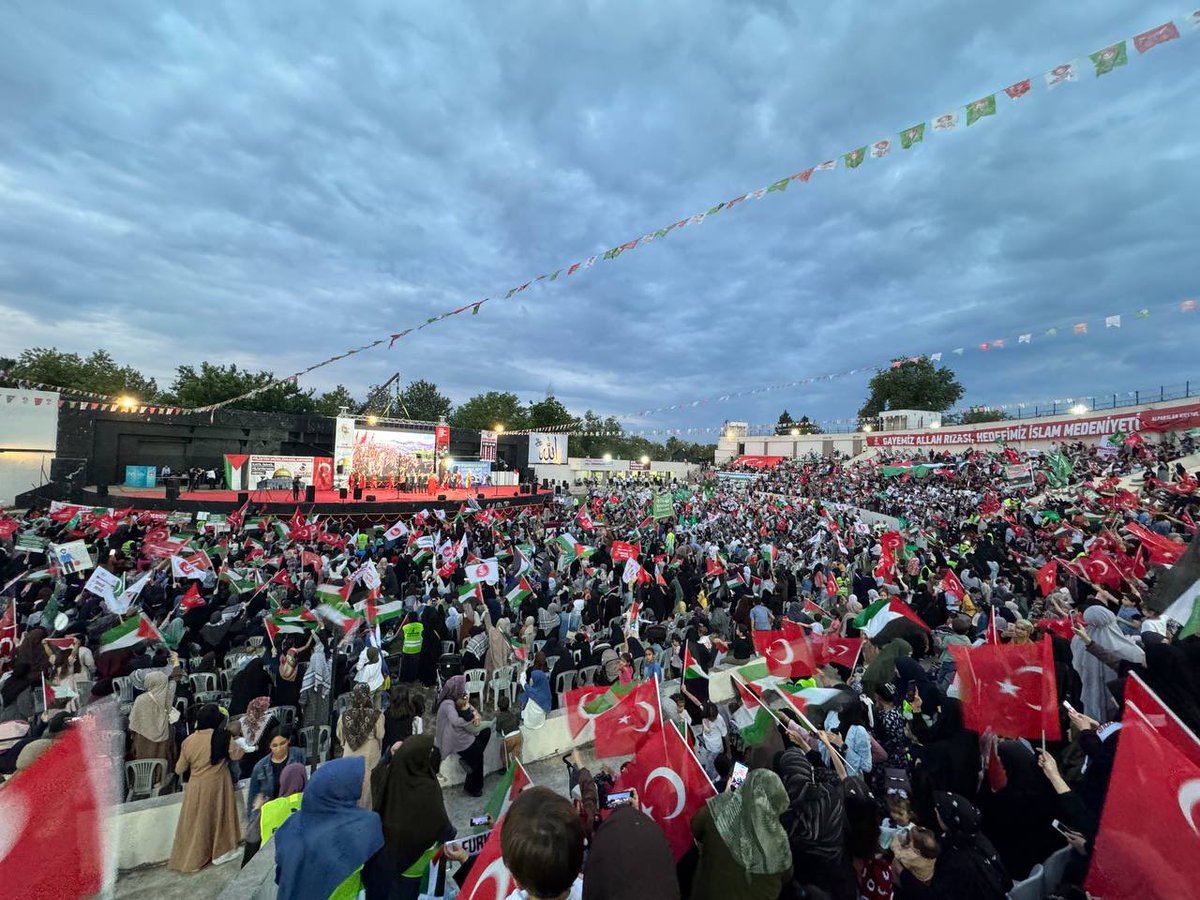 Her zaman her yerde direniş ruhunu yaşatacağız🇵🇸

FilistiniçinAyaktayız 
#FurkanHareketi