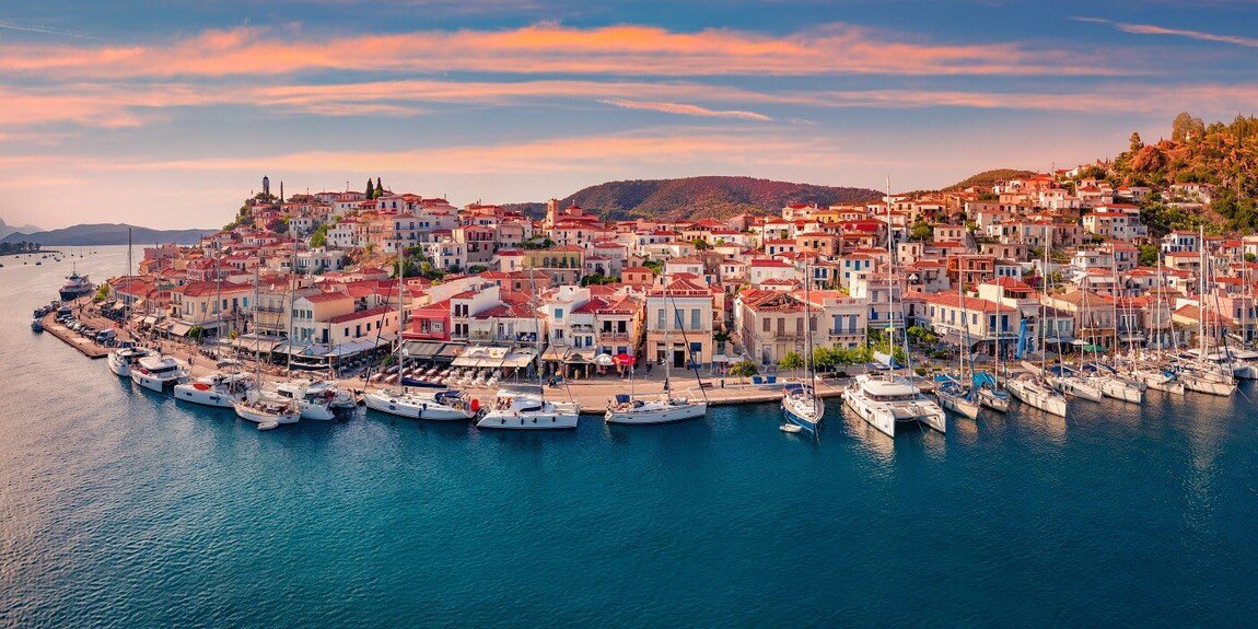 Demain, 11h (FR) on avance jusqu’à Poros : l’un des plus beaux ports de Grèce mais aussi l’un des plus chaotiques du pays! On croise les doigts pour que la session « slalom » entre ferries, super yatchs et bateaux taxis se passe bien! A demain!
