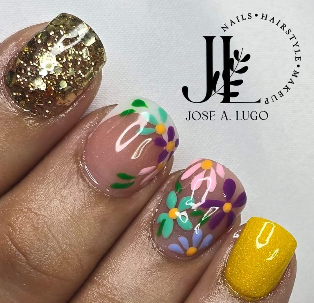 #blanco #gellinear de ##BUMBLEBEE Di’ Royal Nail’s & Distributor 
#amarillo #brillo de #lagavetacompany 
#josenailshairstyleandmakeup 
#nailsalon #nailtechnique #nailsboricua #nailsfashionnails #naileducation #nailstyle