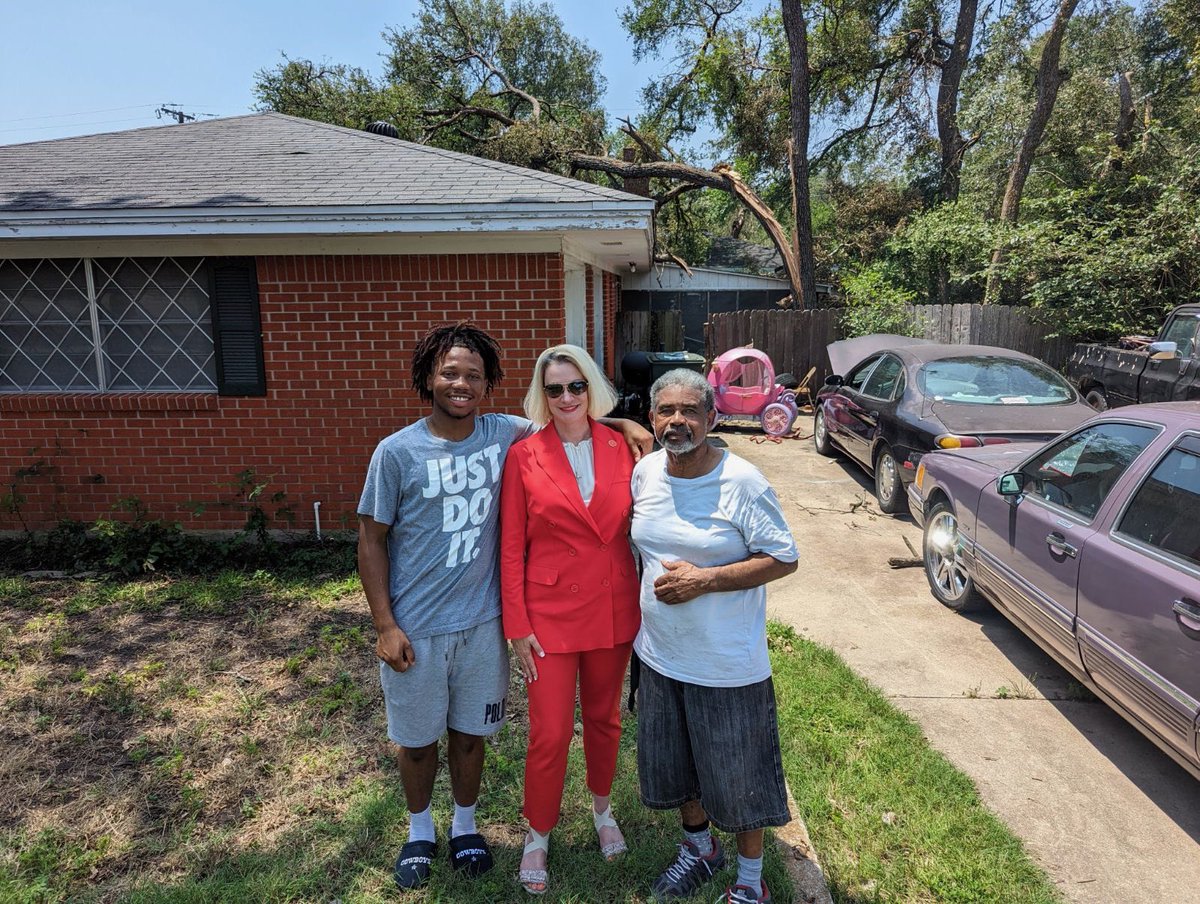 Many of our fellow Texans were affected by severe weather last week, including tornados. Today I met with some of the families in Bell County who experienced damage. The @TXGLO is committed to helping our communities recovering from natural disasters. Join me in praying for