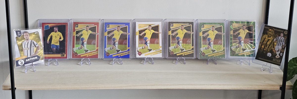 Jd_drury92's tweet photo. Arthur this year would of been the age I started to show an interest in football. So I decided to do something that I'd like to think we would of done together + collect a few football cards. The main part of my collection will be namesake @arthurhromelo.

It's the small things💙 https://t.co/dwPsTfJmNB