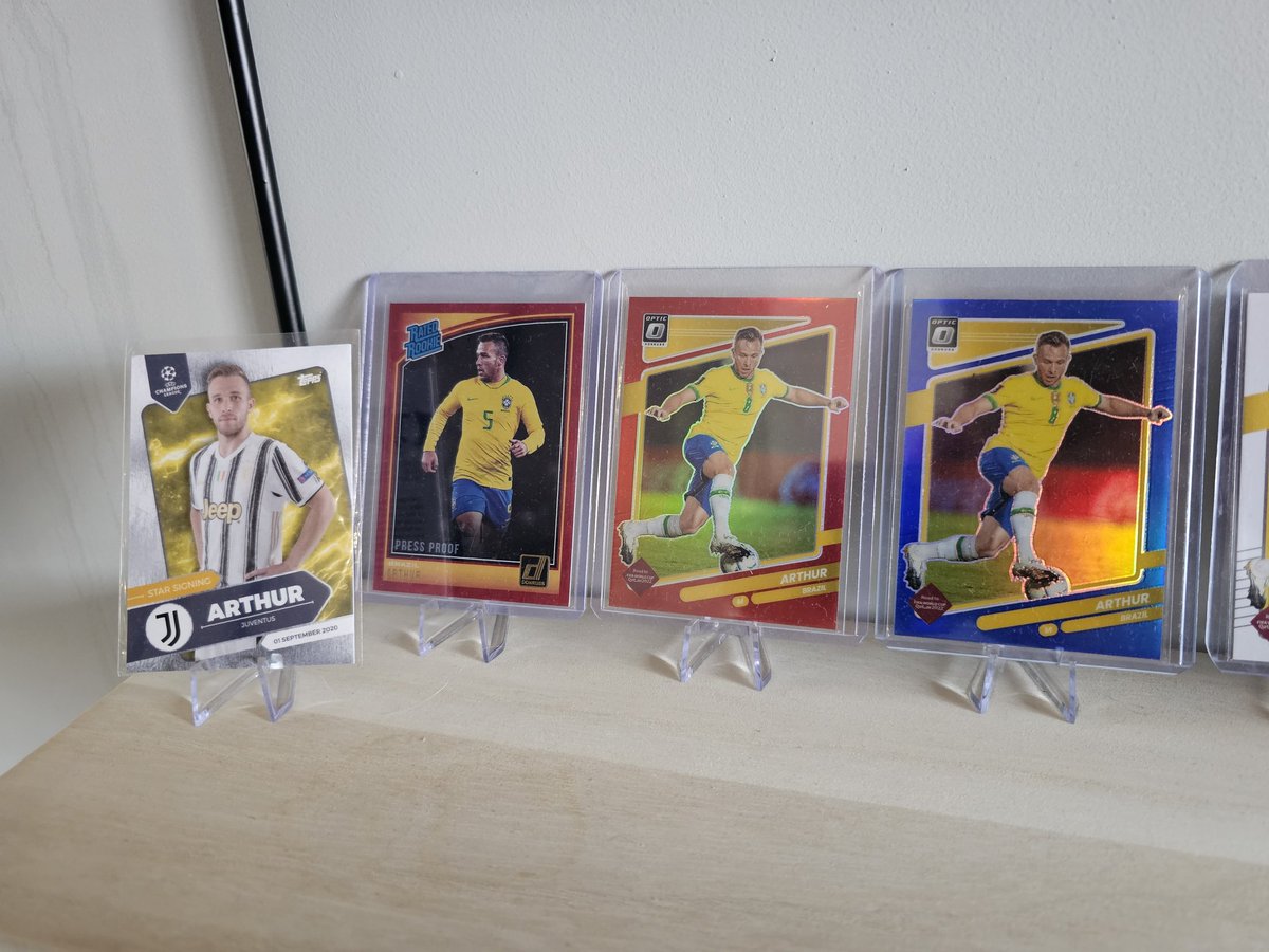 Jd_drury92's tweet photo. Arthur this year would of been the age I started to show an interest in football. So I decided to do something that I'd like to think we would of done together + collect a few football cards. The main part of my collection will be namesake @arthurhromelo.

It's the small things💙 https://t.co/dwPsTfJmNB
