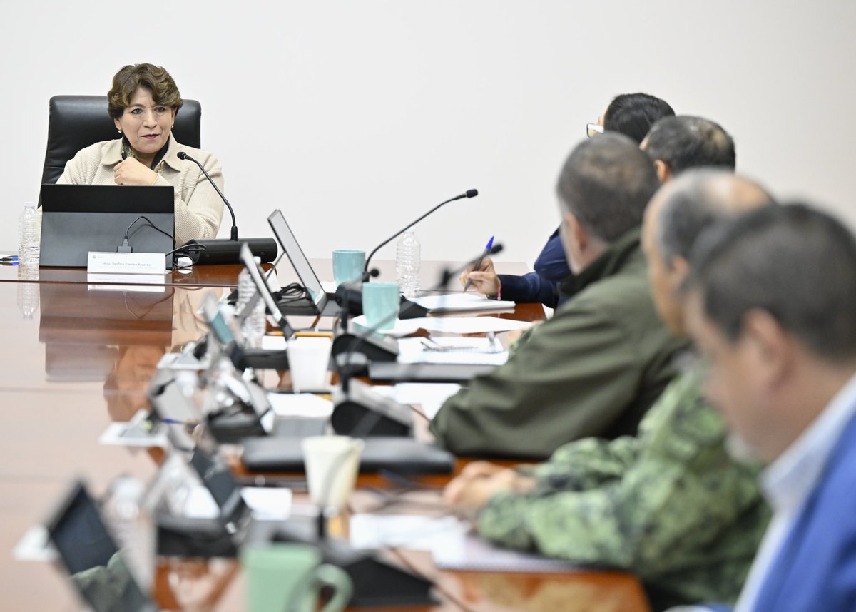 Presidí la Mesa de Coordinación para la Construcción de la Paz, número 100 de este año; hemos acudido también a diferentes municipios para revisar de manera particular las acciones a realizar en cada demarcación. Trabajamos para la tranquilidad de las familias mexiquenses.