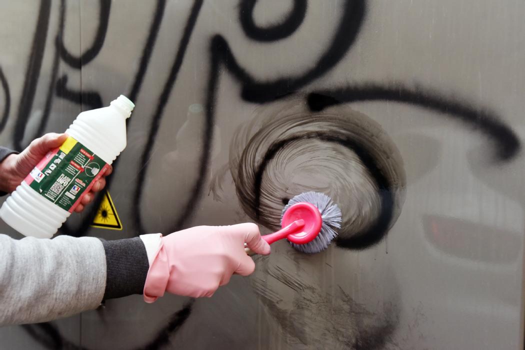 Trois jeunes soupçonnés d'avoir tagué les murs de la gendarmerie de Sancerre leberry.fr/sancerre-18300…