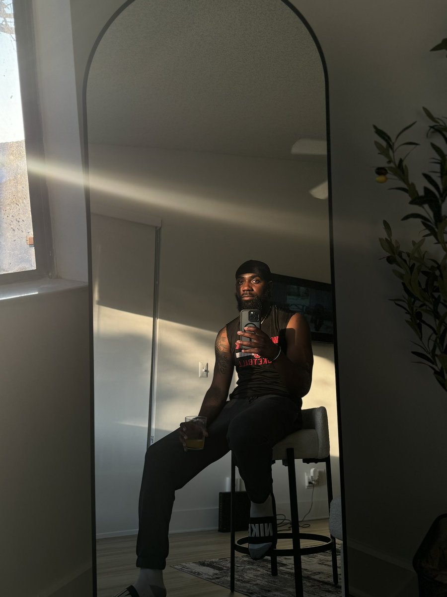 0h_brandon's tweet photo. Weekend recap 🤝🏾 https://t.co/qCAttspq8D