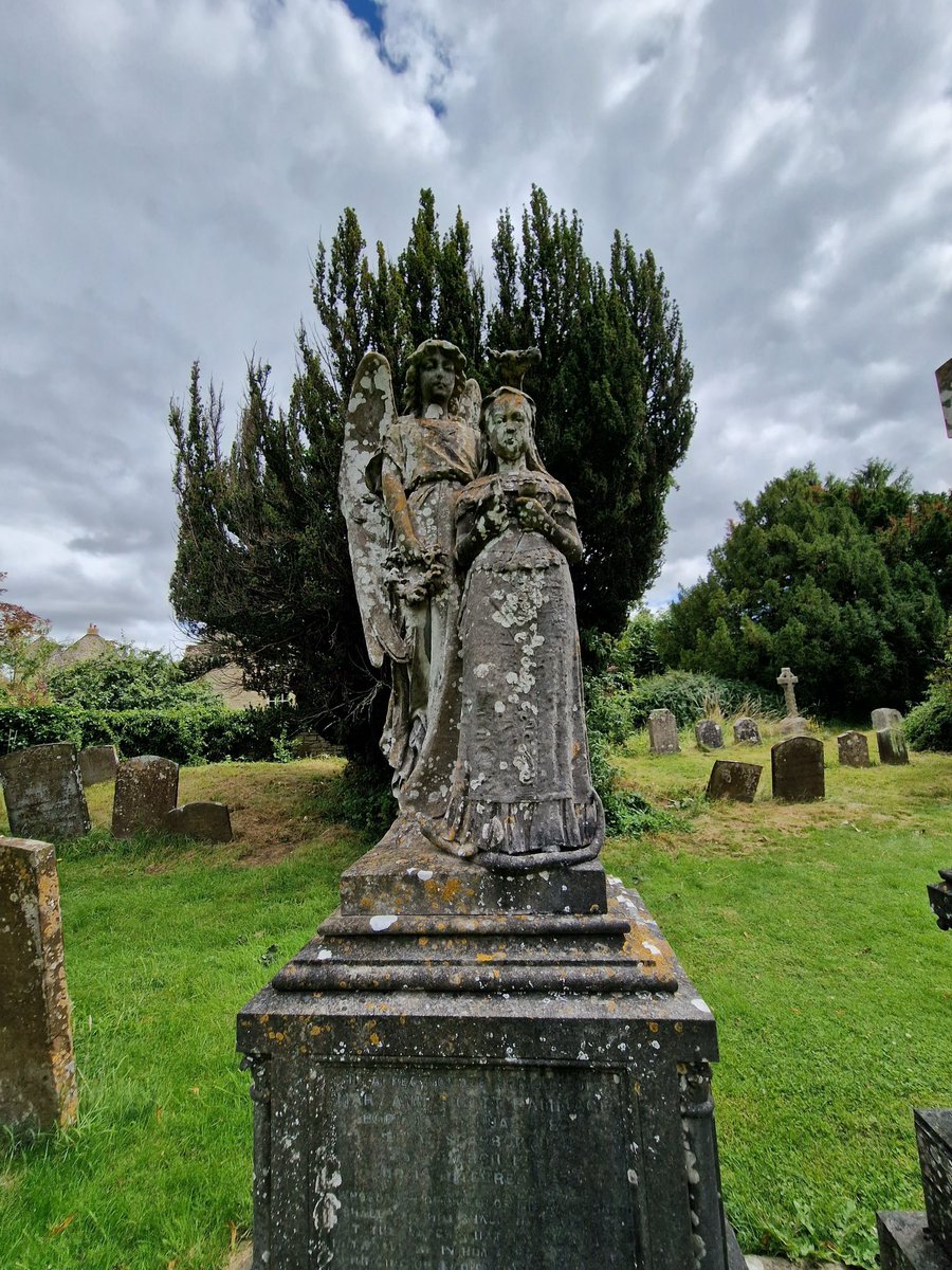 St Mary, Halford.

#monumentmonday #angel #gravemarker #westmidlands