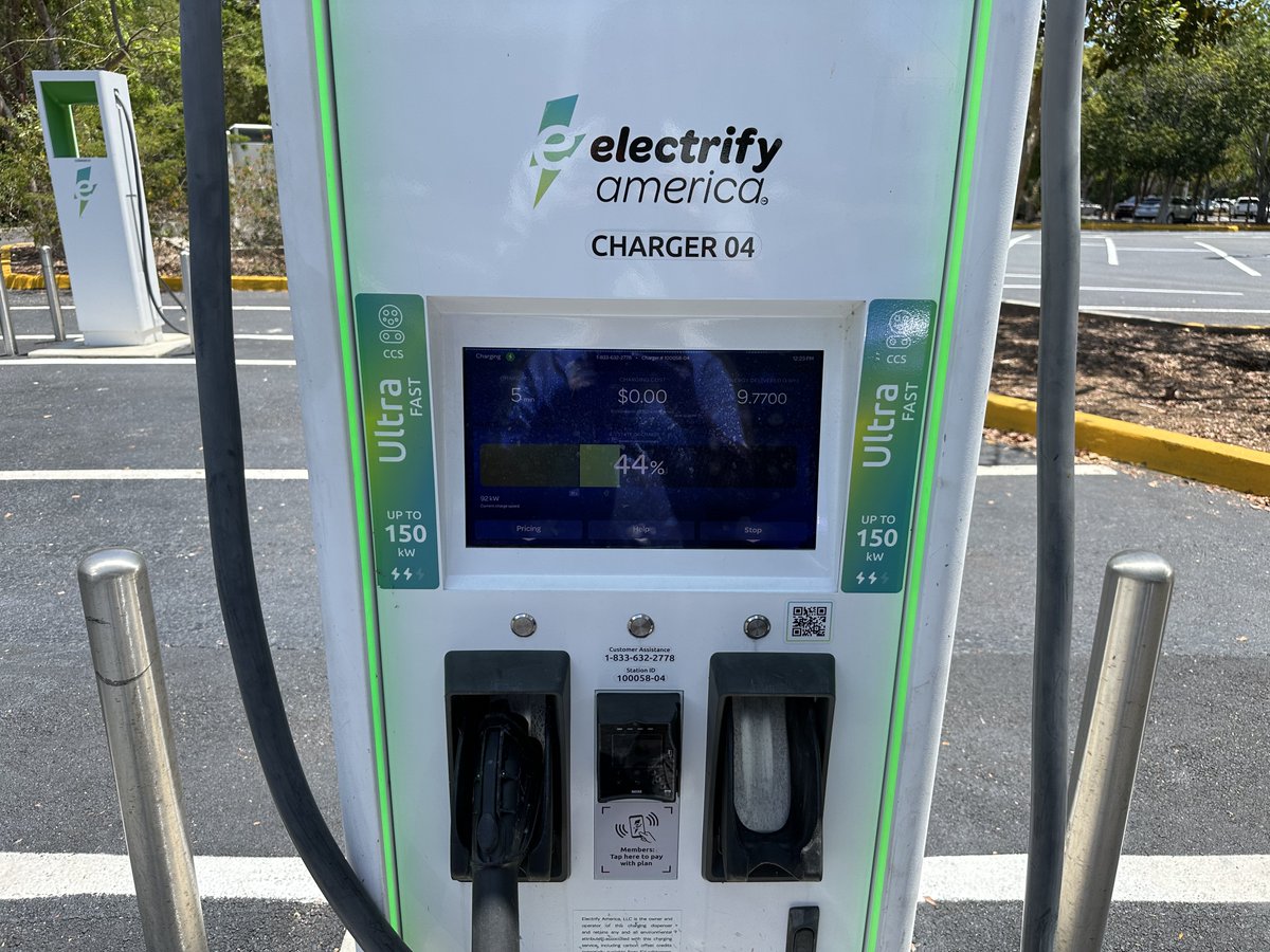 Good to see you again under better circumstances, Key Largo @ElectrifyAm - #4 showed as derated to 50kW in the app but actually gave full power 👌⚡️