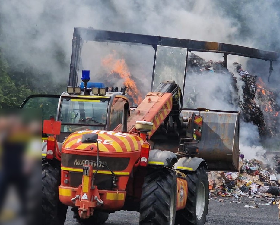 #M1 J4 Donabate truck fire Our Manitou teleporter has been used to good effect to remove the burning waste so it can be extinguished and cooled. @LiveDrive @TIITraffic @DCCTraffic