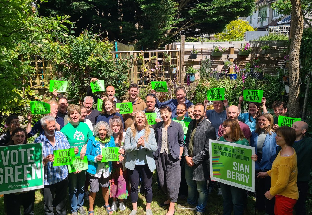 sianberry's tweet photo. THANK YOU to our huge team and all the voters in Regency today for giving the campaign a big boost! Great to have @ZackPolanski and @CarolineLucas with us, and fab seeing those posters go up so fast! 🙏👏💚 #TeamSian #VoteGreen #Brighton https://t.co/p6HxTWyQbD