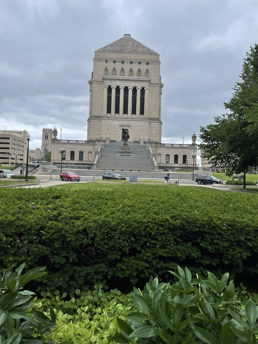 Carole_Post's tweet photo. Honoring Memorial Day at Indy’s War Memorial Park. #livingmonumentsindy https://t.co/7TByxqMW4q