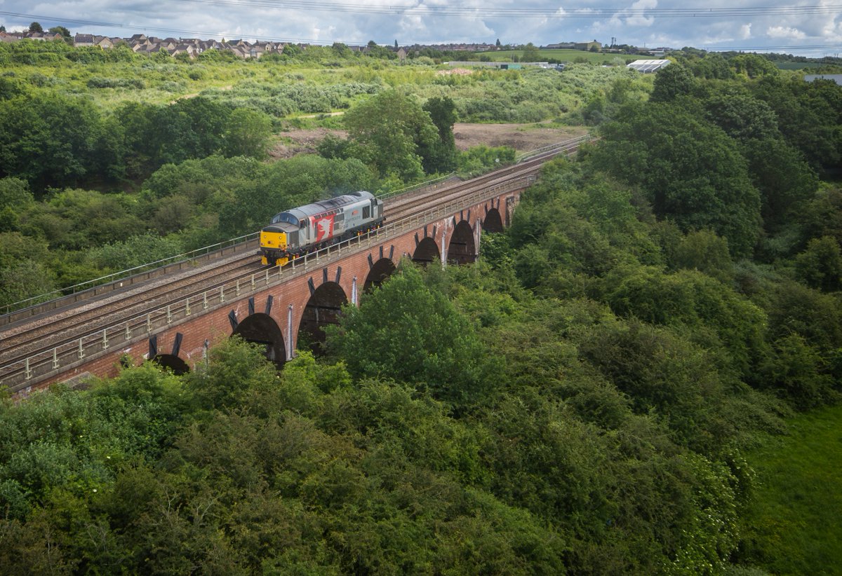 ROG 37601 0Z93 crosses Woodhouse Viaduct all alone. No 93001 in tow but did all the workings so imagine a bit of route learning going on here. Q headcodes for tomorrow so could be a bit more promising. 27/05/24