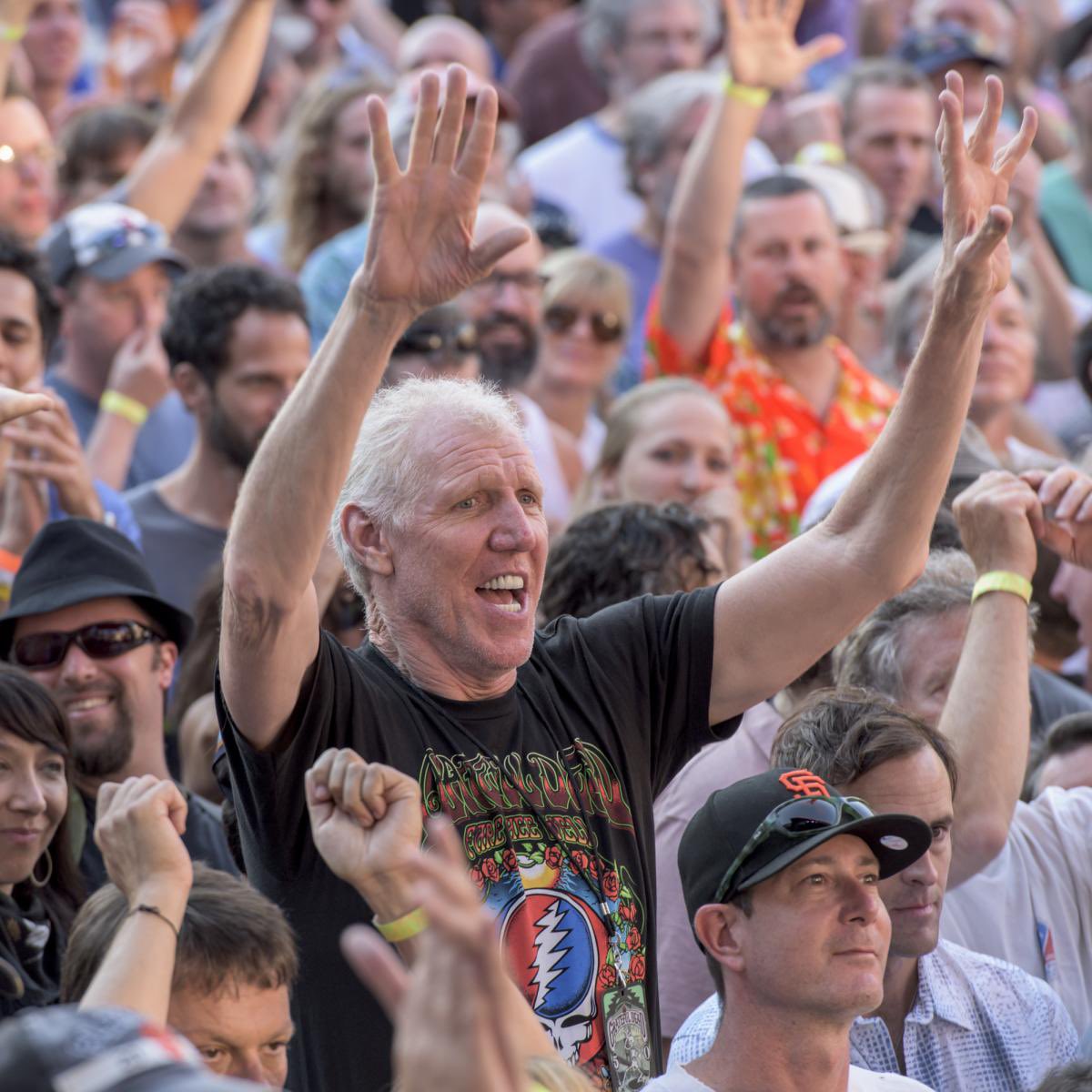 Somewhere in heaven tonight Bill Walton and Jerry Garcia are jamming out! 🎸 #BillWalton