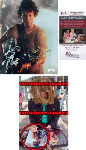 SIGOURNEY WEAVER signed 'ALIEN' & 'GHOSTBUSTERS' 8x10 Photos w/ EXACT PROOF + JSA COA's.
Available Here: shorturl.at/jGrAA

#SigourneyWeaver #Alien #Ripley #Ghostbusters #DanaBarrett #Autographs