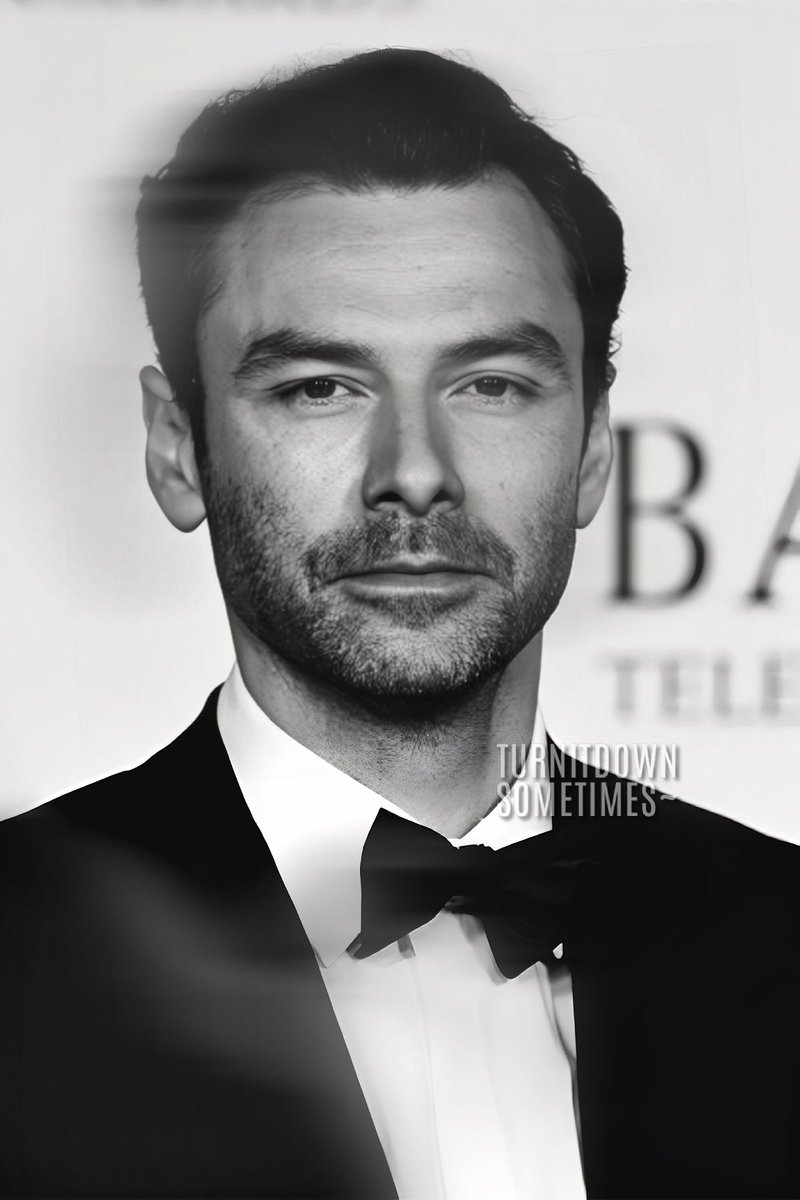 Here's another black and white photo from BAFTA + my touch up 🖌️☺️

No Remini.
And watermark police, you know what to do:
No ✂️
No 🌫️

Photo credit: Kate Green
gettyimages.com
#AidanTurner #BAFTA