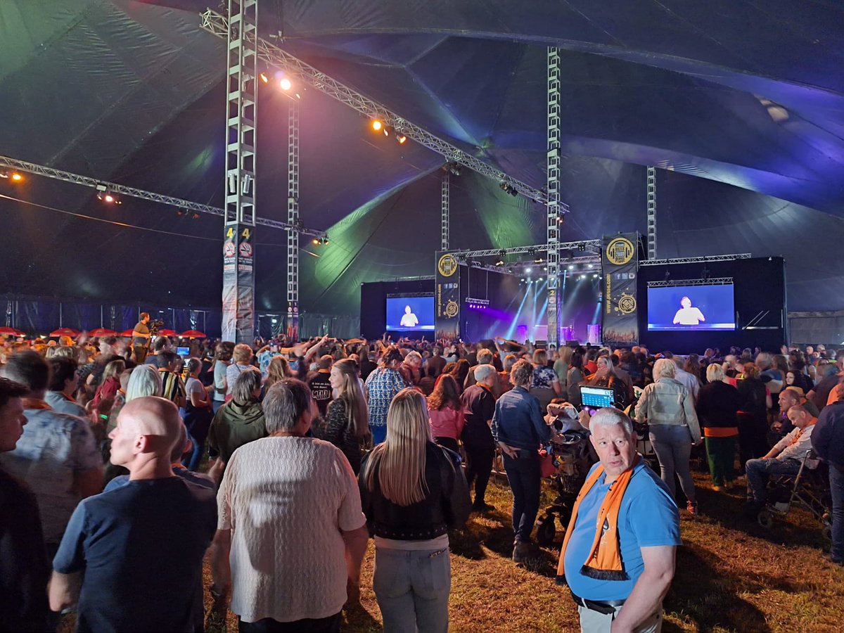 Wat een feest was het #GigaGfestival in Pesse! @GemHoogeveen  
 Schitterend voorbeeld van een inclusieve avond. Een voorbeeld voor velen. Dank aan organisatie en de ontelbare vrijwilligers!