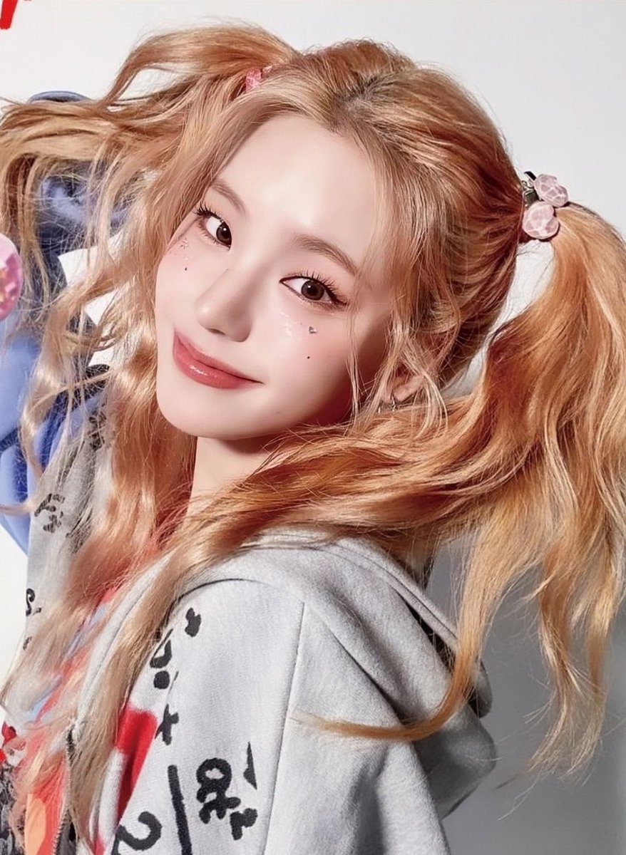 𝑯𝒆𝒍𝒍𝒐 𝒎𝒚 𝒃𝒊𝒓𝒕𝒉𝒅𝒂𝒚 

     During the rainy season  Creatures that are cursed to be born