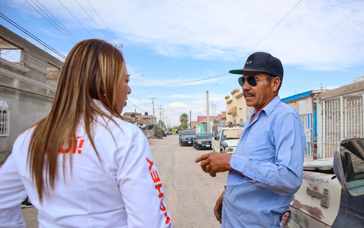 Antes de asistir a nuestro cierre de campaña en equipo, aproveché para seguir visitando a más familias del distrito.

Gracias por su tiempo!!

#VotaFuerzaYCorazón 
#TuFuturoEsAquí